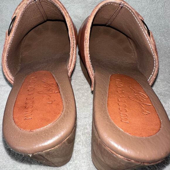 NWOT (Display Pair) Women’s 8 Musse & Cloud By Fiery Leather Wooden Retro Clogs - Picture 7 of 9